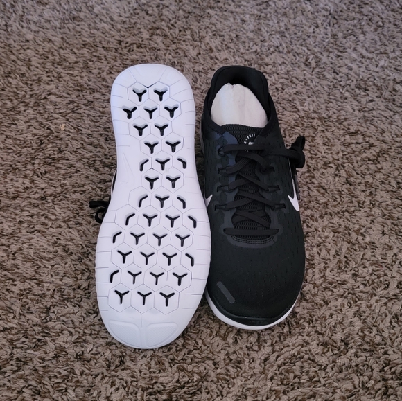 Nike - Picture 5 of 5